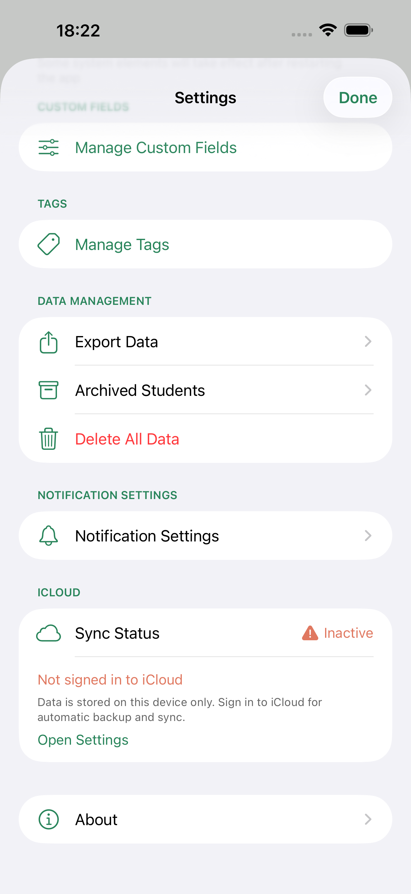 The LessonTree settings screen, showing iCloud sync status and data export options.